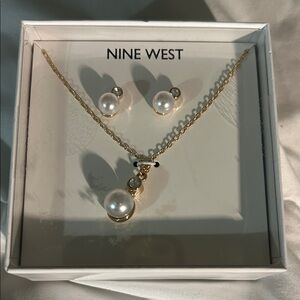 Nine West necklace & earring set